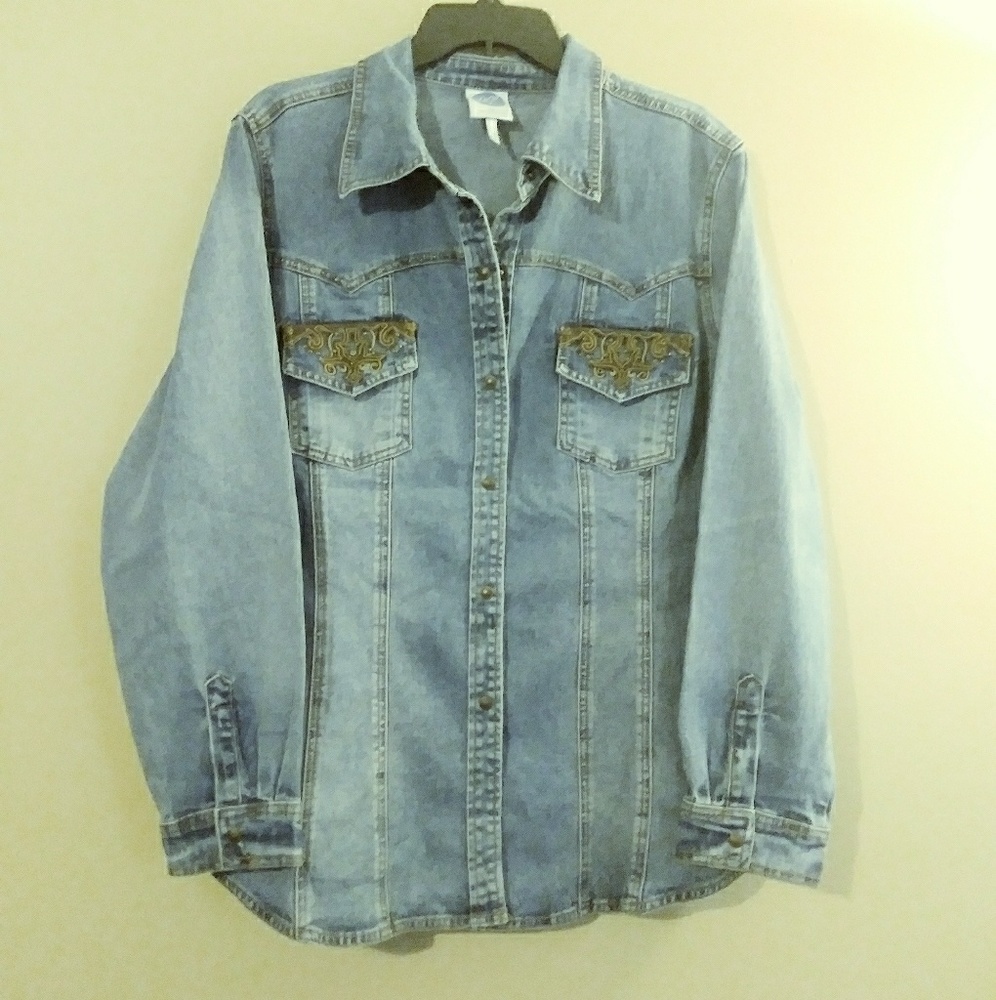 Diane Gilman Snap button up jean shirt